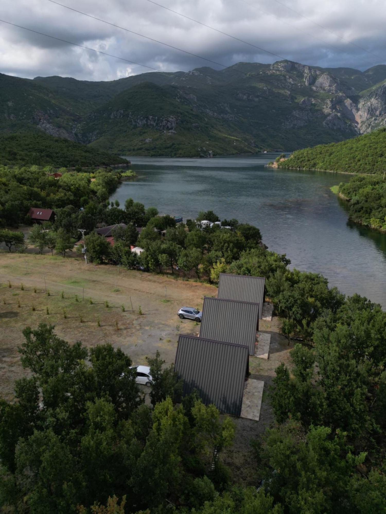 Agora Farmhouse Koman Экстерьер фото