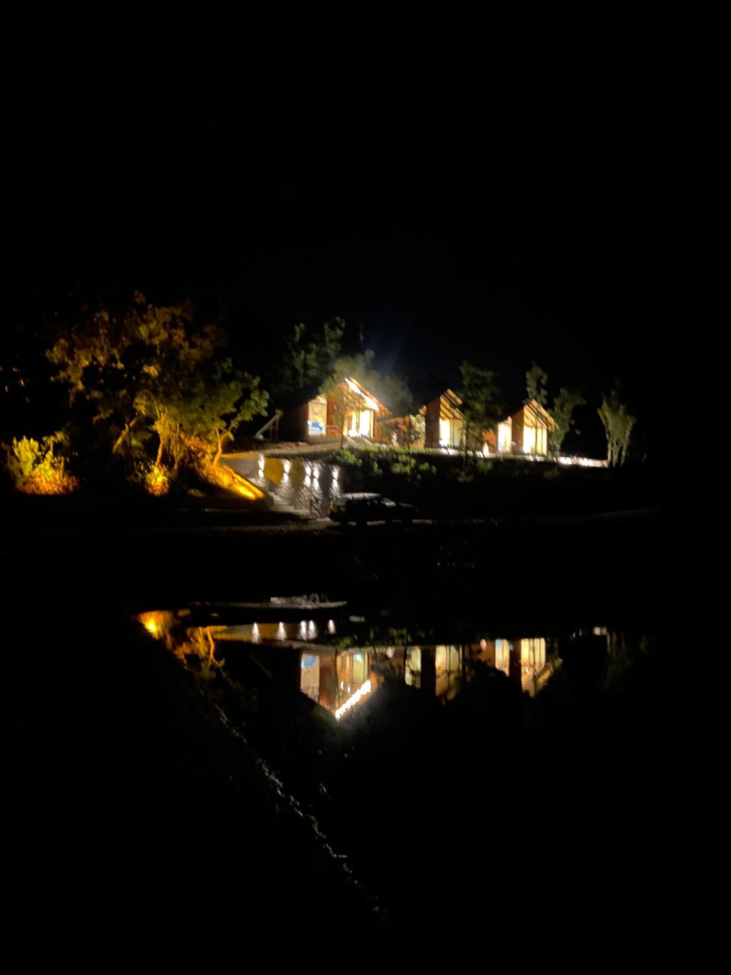 Agora Farmhouse Koman Экстерьер фото