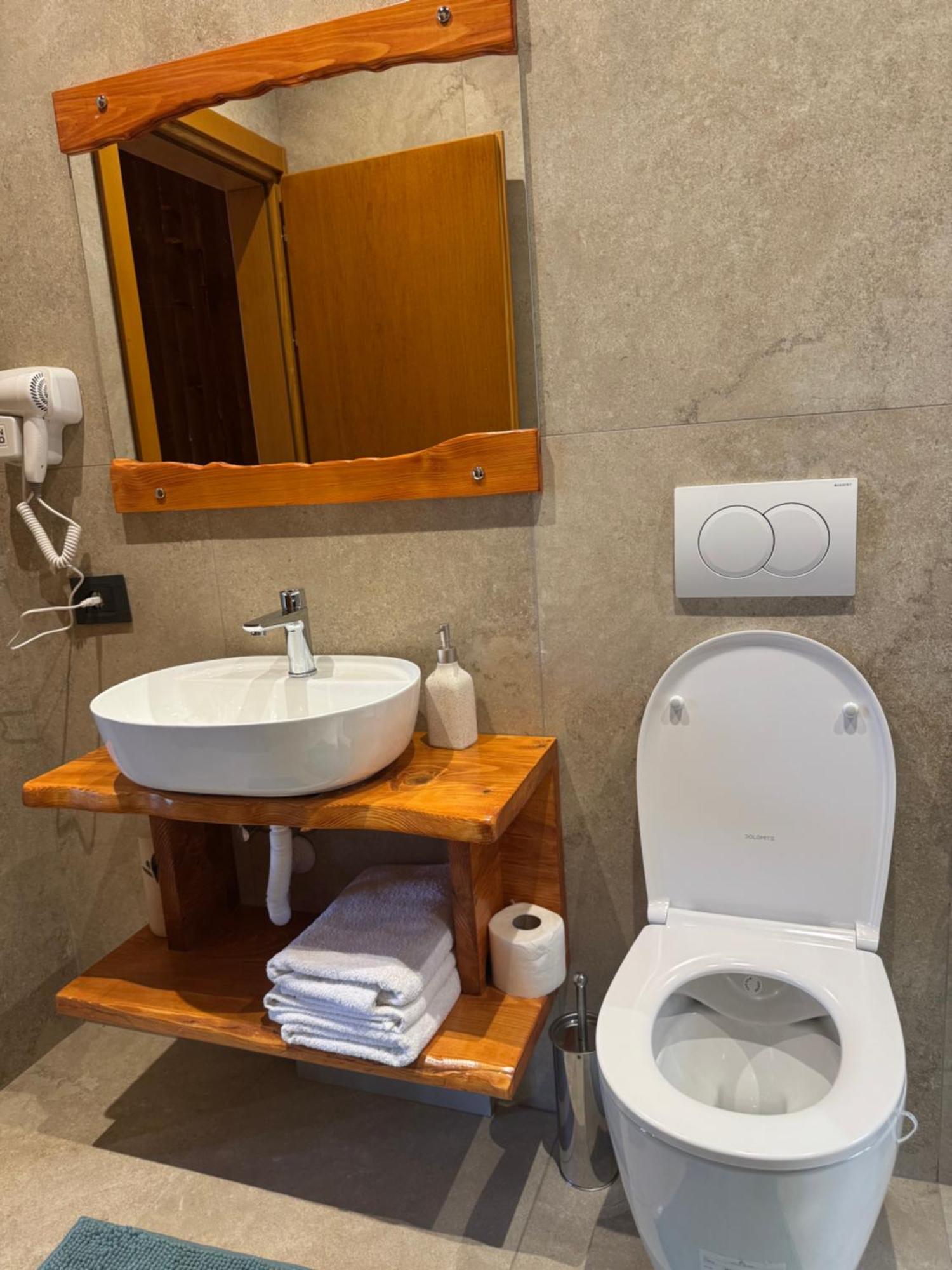 Agora Farmhouse Koman Экстерьер фото